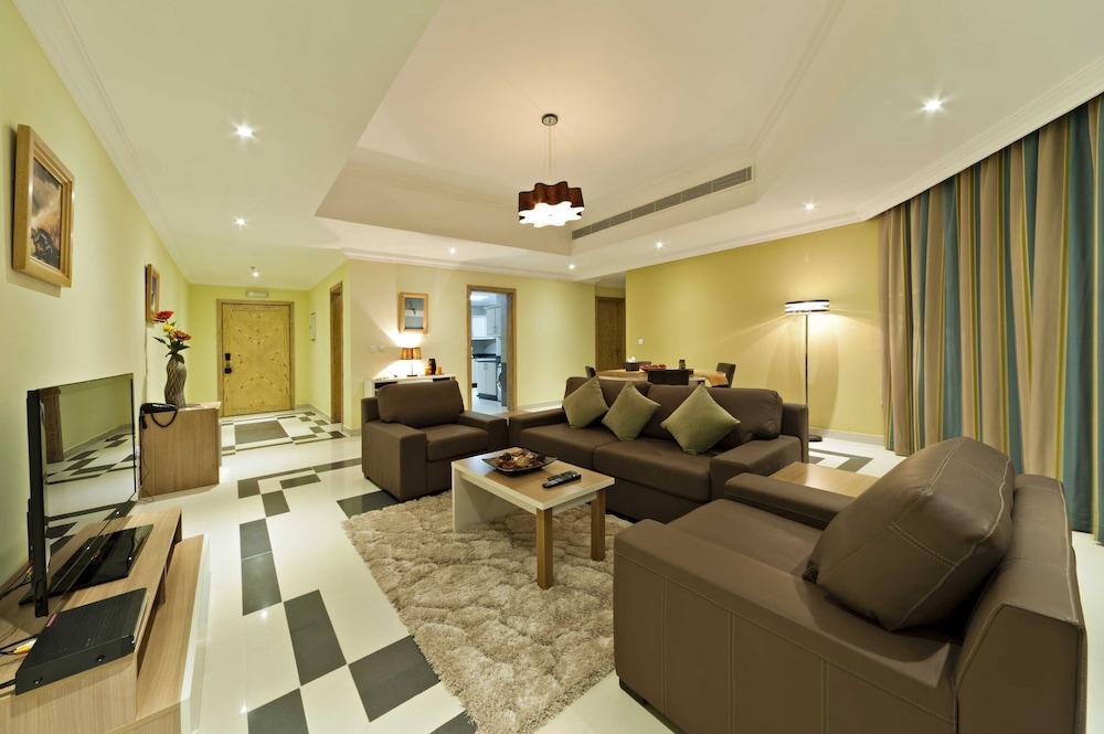 Magnum Hotel & Suites West Bay โดฮา ภายนอก รูปภาพ