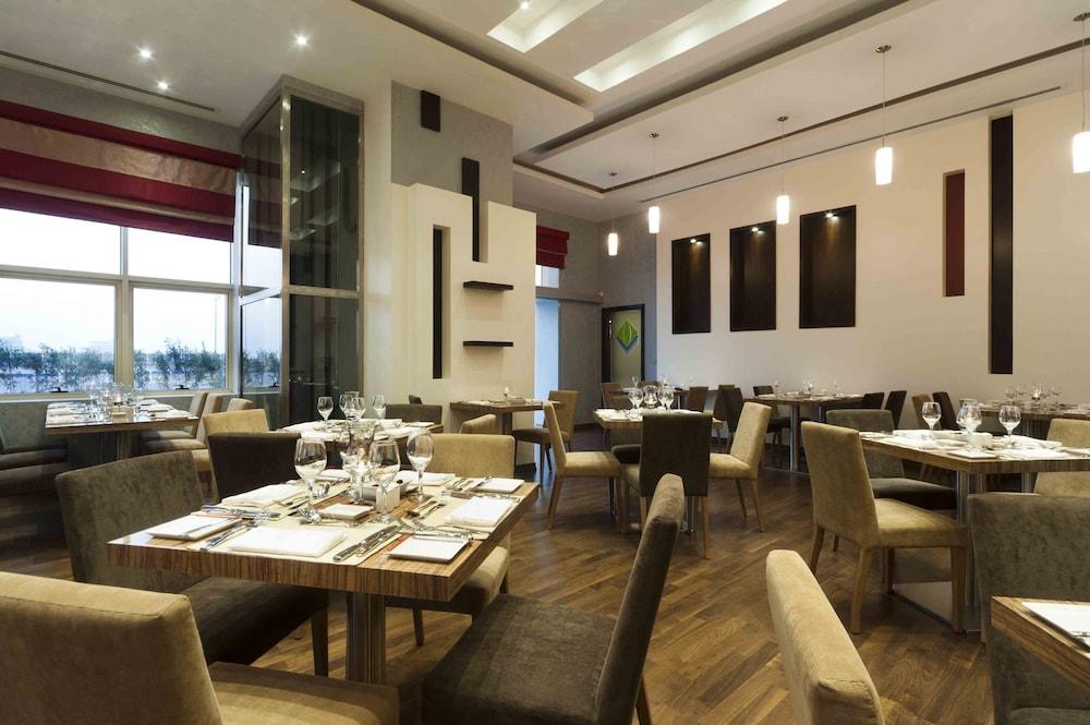 Magnum Hotel & Suites West Bay โดฮา ภายนอก รูปภาพ