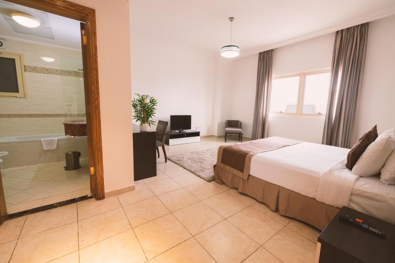 Magnum Hotel & Suites West Bay โดฮา ภายนอก รูปภาพ